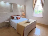 Alquiler 2 hab c/baño privado en Habana Vieja – Ideal para dos parejas – Cocina y terraza – 70 USD