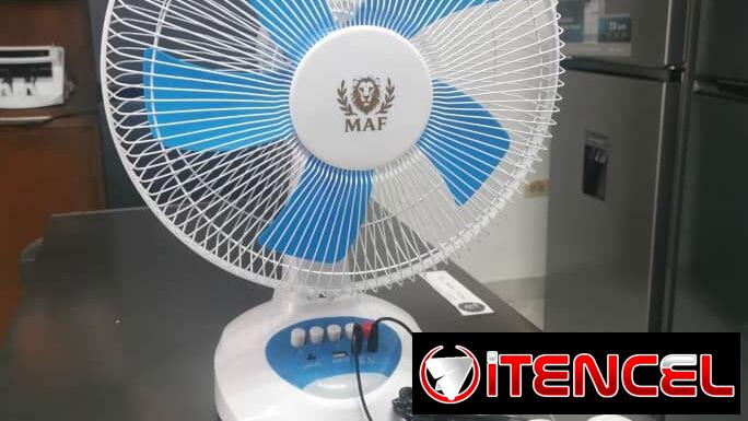 Ventiladores de pie y de mesas recargable y normales