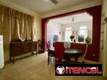 Playa apt 2 ctos y medio 2 baños balcón calle 1er piso