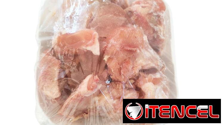 Alitas de pollo en bandejas,Lomo entero de cerdo importado, pechuga de pollo sin hueso y mucho más..