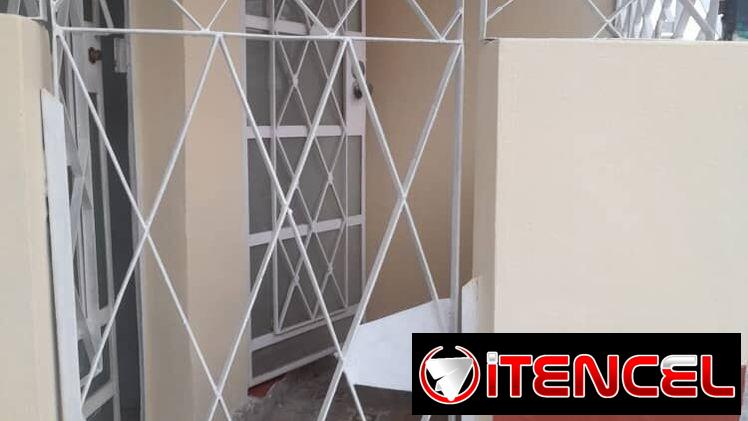 Venta de casa en Regla puerta de calle