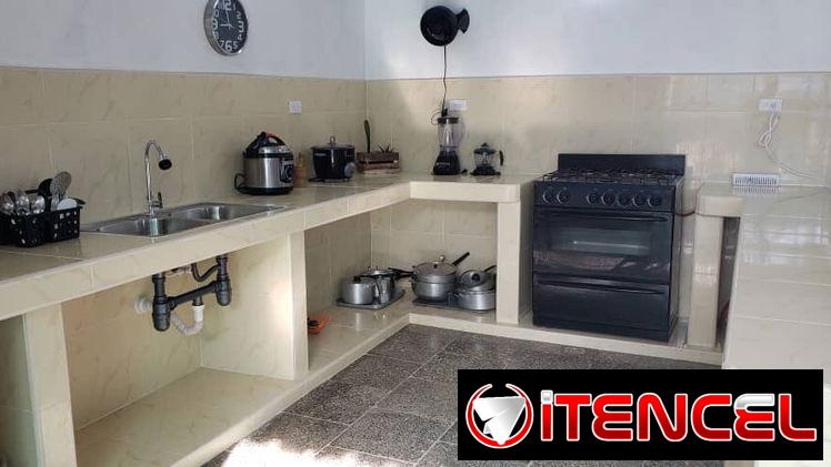 Renta de casa con piscina en Guanabo. Alquiler de casa en la playa con piscina en Guanabo
