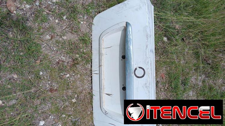 Tapa de maletero de Geely CK y farol derecho trasero