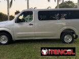 Minivan Nissan