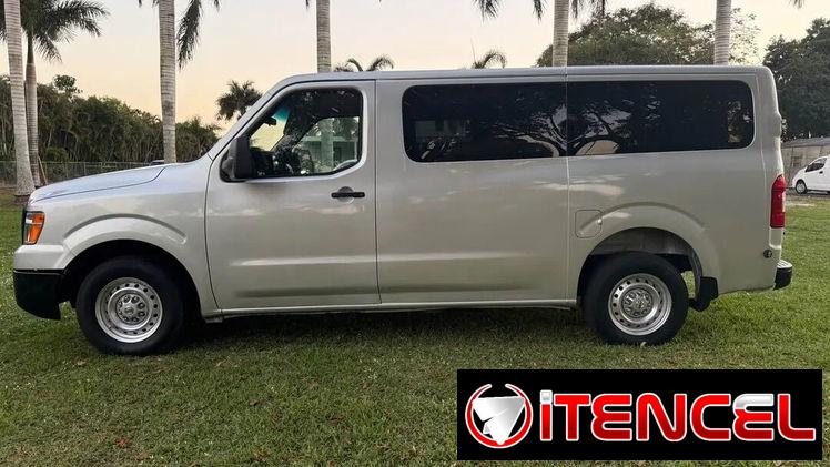 Minivan Nissan