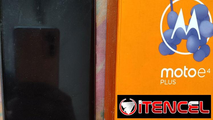 Vendo celular MOTOROLA Moto4Plus. De uso y funciona todo!