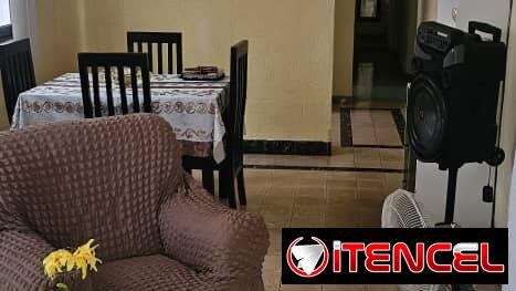Vendo casa independiente bajo de un biplanta en Plaza