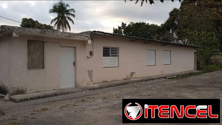 Permuto casa en Guanabacoa de 3 cuartos sala cocina comedor y patio