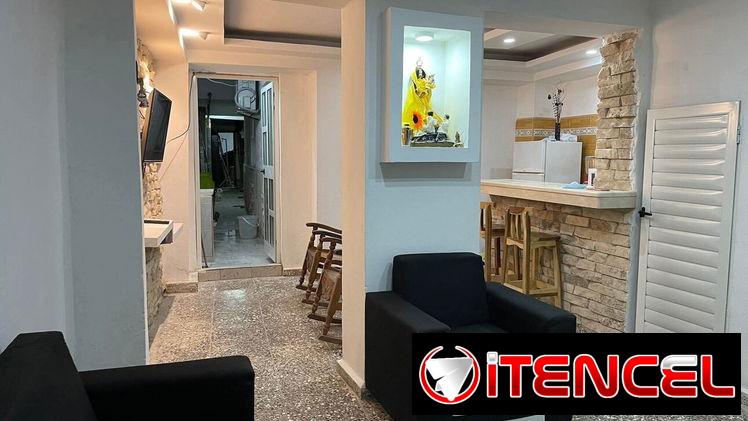 Venta de casa puerta de calle en el Cerro,muy buena construcción