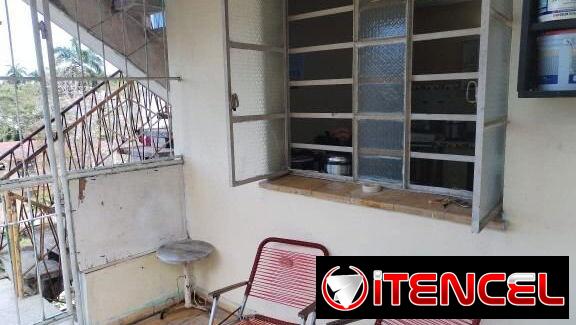 Se vende Apto en Zona Residencial en 3er piso en víbora Park*