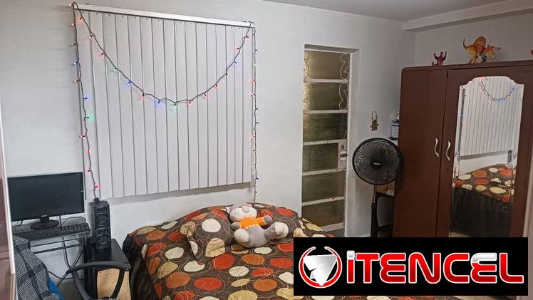 Se vende casa biplanta en Los Pinos, Arroyo Naranjo.