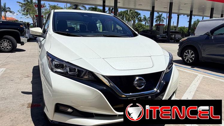 Vendo o negocio Nissan leaf eléctrico, 2022 hace 400 km por carga