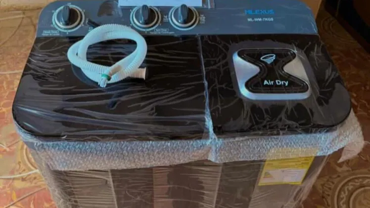 Lavadora semiautomáticas Milexus negras de 7kg