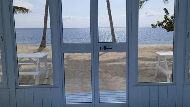 Venta de propiedad en primera línea en la playa