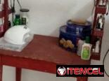 Tv funciona al 100% y mesa para arreglar uñas con todo lo que tiene la foto .