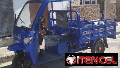 Ofresco servicio de transporte de carga y personal con triciclo eléctrico.