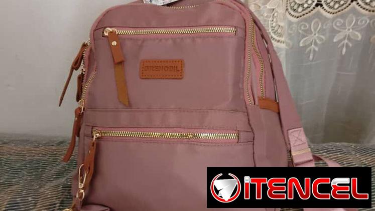 Mochila con carterita adicional