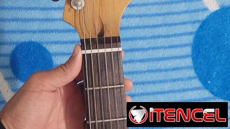 Squier Strat
