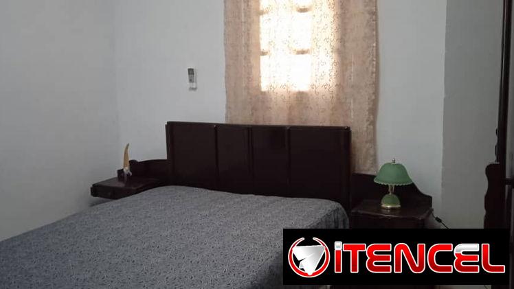 Se alquila apartamento(renta lineal) con vistas al malecón y excelente ubicación.