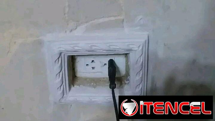 Restauración,montaje, fabricación de molduras de yeso y pintura
