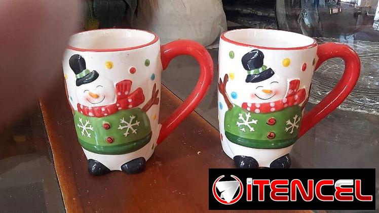 Vendo varias cosas para decorar o utensilios de cocina.