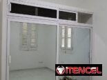 Estructuras modernas en aluminio y cristal