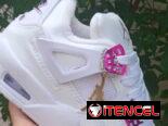 Retro 4 blanco Detalle dorado, rosado, blancos y negros