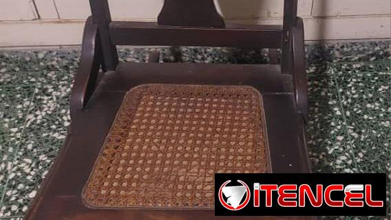 VENTA DE COMADRITA DE CAOBA 30 USD.