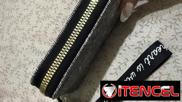 Monedero pequeño color gris