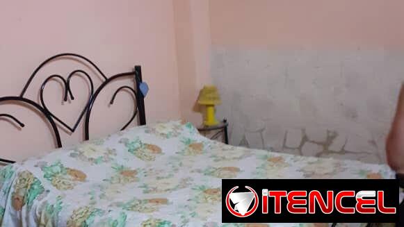 Permuto casa en bajos de tres cuartos y tres baños. Ideal para alquilar habitaciones. En Centro Habana. Adis 58711030