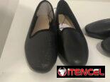 —- Zapatos de color negro —- zapatos de mujer —–