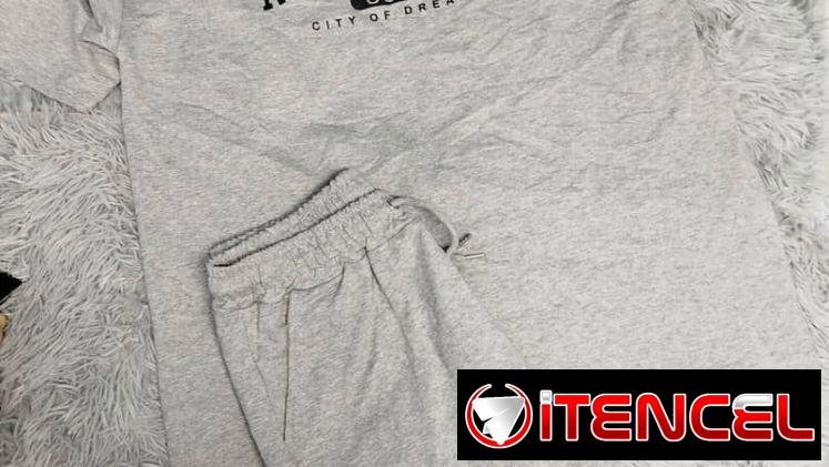 CONJUNTO DE HOMBRE OVERSIZE 4 PUERTAS.  25. USD
