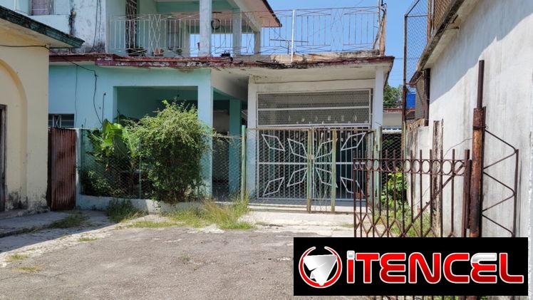 Casa en la Víbora en bajos, 3 hab con garaje.