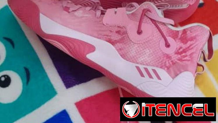 Vendo par de tenis Adidas originales # 45 en 16500 MN.