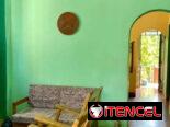 Casa en La Víbora de dos plantas con 2 habitaciones, carpoch y patio de tierra !!!