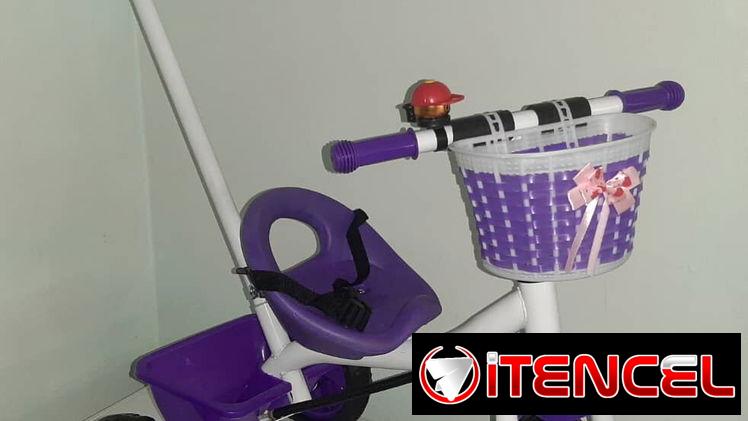 Velocipedo con agarradera