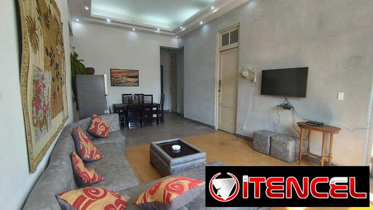 ✈️ Apartamento de 2 Habitaciones en Habana Vieja con Vista al Museo de la Revolución REF 1438