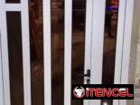 Puertas de aluminio para exteriores y interiores. Ventanas. Paños fijos. Mamparas de baños ect