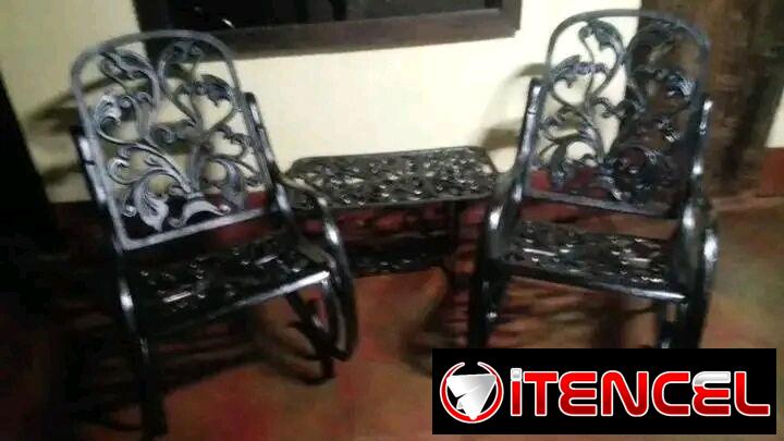 SILLONES PARA EXTERIOR ESTILO MARIPOSA ESTAMPADOS EN BLANCO O NEGRO