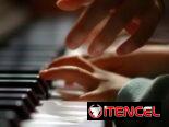IMPARTO CLASES DE PIANO… …LLAMAR O ESCRIBIR AL 53574044