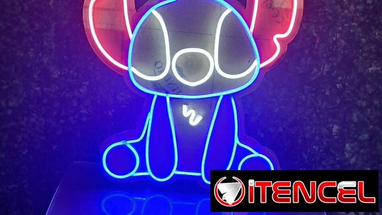 Se realizan carteles de tiras flex personalizados.