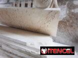 Planchas de mármol color crema 14mil la plancha y 10mil la.mano de obra por planchas