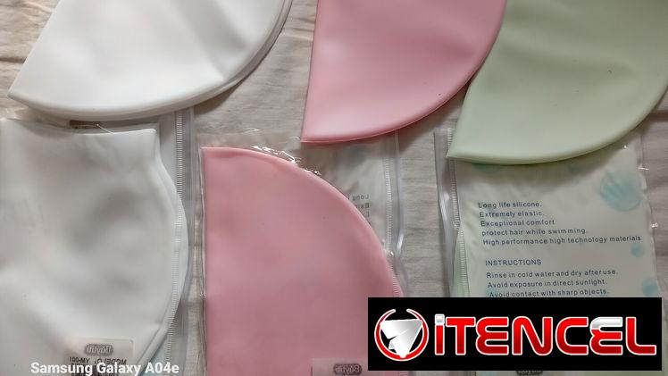 Gorro de silicona color blanco para natación, playa o piscina