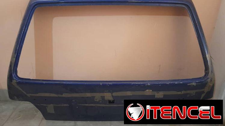 Tapa trasera de maletero de FIAT UNO