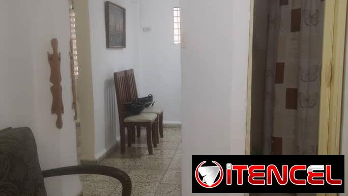 Vendo Apto en Vedado