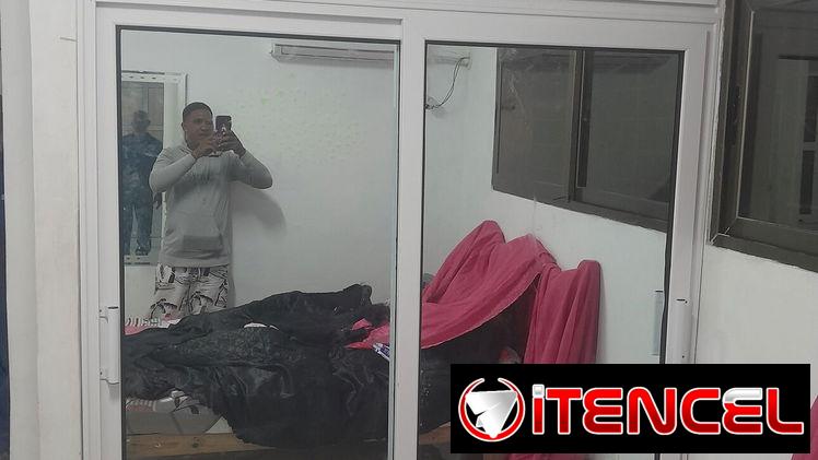 Puertas de aluminio. Ventanas
