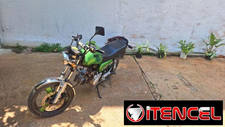 Vendo moto de gasolina