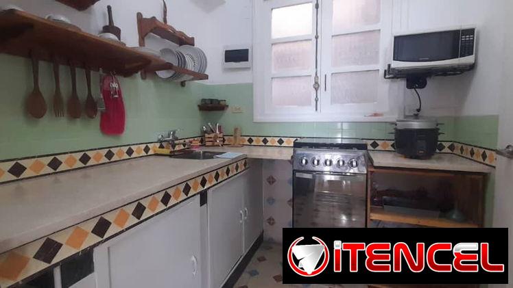 Rento casa en vedado. Larga estancia. Sólo familia PARA EXTRANJEROS