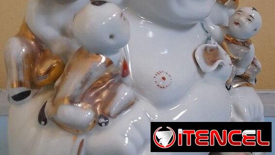 Buda de Porcelana China de 24 cm de alto Hecho en Jingdezhen, provincia de Jiangxi en 200 USD