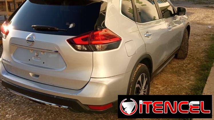 Vendo negocio Nissan Rogue, 2017 con tres filas asientos
